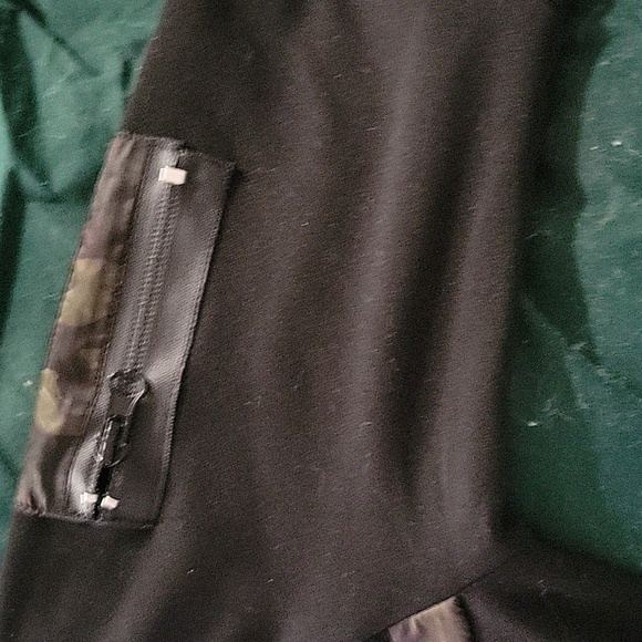 Boys Rocawear Sweater - Picture 4 of 9